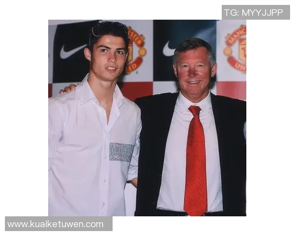 C罗的传奇人生与足球巅峰之路如何塑造世界顶级球星 C罗的传奇人生与足球巅峰之路如何塑造世界顶级球星